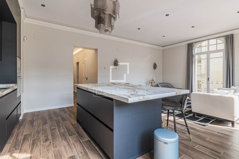 Apartamento de 3 dormitorios en venta en Barcelona, Cataluña, Spain № 6591 - foto 6