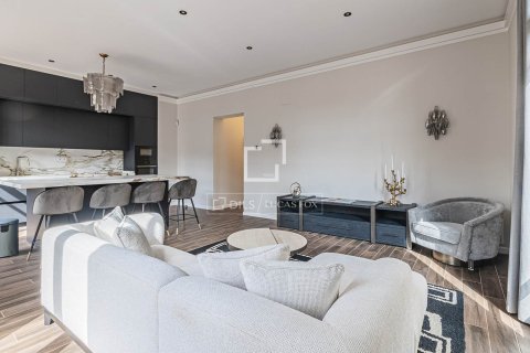 Apartamento de 3 dormitorios en venta en Barcelona, Cataluña, Spain № 6591 - foto 8