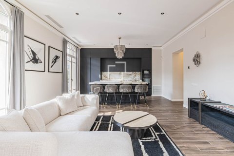 Apartamento de 3 dormitorios en venta en Barcelona, Cataluña, Spain № 6591 - foto 5