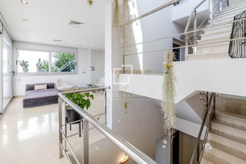 Villa de 5 dormitorios en venta en Sitges, Barcelona, Cataluña, Spain № 6594 - foto 24