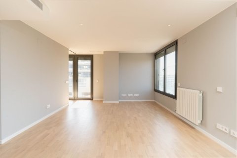 4 bedrooms apartment for sale in Badalona, Barcelona, Catalonia, Spain № 6317 - photo 8