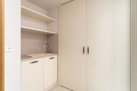 4 bedrooms apartment for sale in Barcelona, Catalonia, Spain № 6321 - photo 12