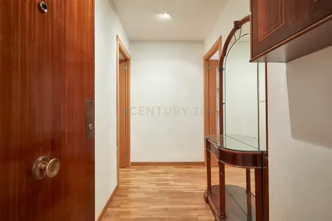 Apartamento de 4 dormitorios en venta en Barcelona, Cataluña, Spain № 6857 - foto 2
