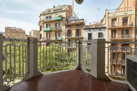 Apartamento de 4 dormitorios en venta en Barcelona, Cataluña, Spain № 6857 - foto 4
