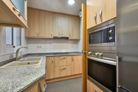 Apartamento de 4 dormitorios en venta en Barcelona, Cataluña, Spain № 6857 - foto 8