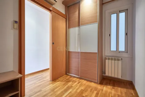 Apartamento de 4 dormitorios en venta en Barcelona, Cataluña, Spain № 6857 - foto 14