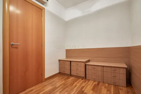 Apartamento de 4 dormitorios en venta en Barcelona, Cataluña, Spain № 6857 - foto 12