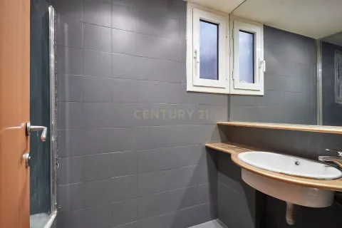 Apartamento de 4 dormitorios en venta en Barcelona, Cataluña, Spain № 6857 - foto 13