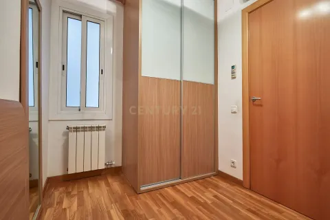 Apartamento de 4 dormitorios en venta en Barcelona, Cataluña, Spain № 6857 - foto 11
