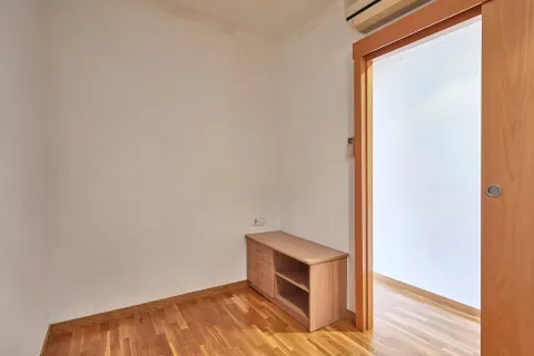 Apartamento de 4 dormitorios en venta en Barcelona, Cataluña, Spain № 6857 - foto 15
