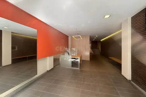 Apartamento de 4 dormitorios en venta en Barcelona, Cataluña, Spain № 6857 - foto 22