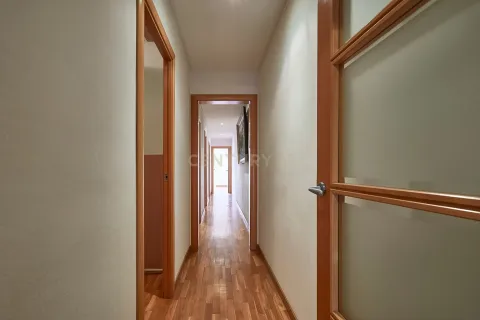 Apartamento de 4 dormitorios en venta en Barcelona, Cataluña, Spain № 6857 - foto 7