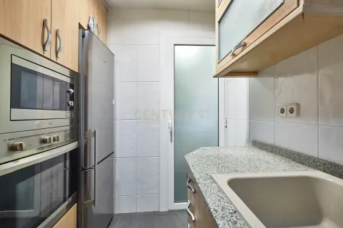 Apartamento de 4 dormitorios en venta en Barcelona, Cataluña, Spain № 6857 - foto 9