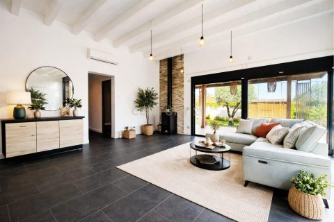 Сasa de 5 dormitorios en venta en Cubelles, Barcelona, Cataluña, Spain № 6853 - foto 6