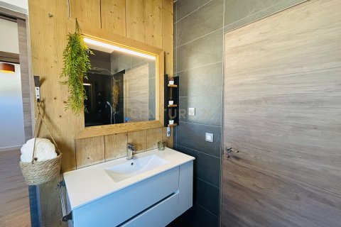 Сasa de 5 dormitorios en venta en Cubelles, Barcelona, Cataluña, Spain № 6853 - foto 10