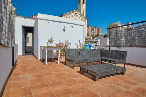 Сasa de 6 dormitorios en venta en Montgat, Barcelona, Cataluña, Spain № 6856 - foto 4