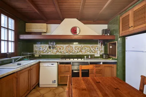 Сasa de 6 dormitorios en venta en Montgat, Barcelona, Cataluña, Spain № 6856 - foto 9