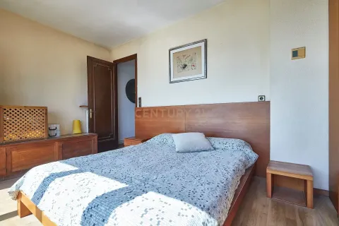 Сasa de 6 dormitorios en venta en Montgat, Barcelona, Cataluña, Spain № 6856 - foto 17