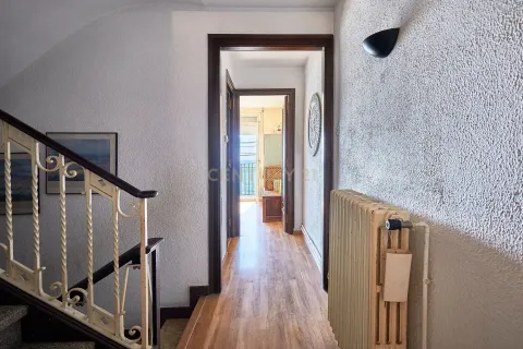 Сasa de 6 dormitorios en venta en Montgat, Barcelona, Cataluña, Spain № 6856 - foto 14