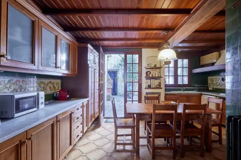 Сasa de 6 dormitorios en venta en Montgat, Barcelona, Cataluña, Spain № 6856 - foto 11