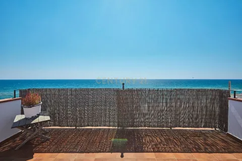 Сasa de 6 dormitorios en venta en Montgat, Barcelona, Cataluña, Spain № 6856 - foto 3