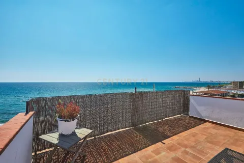 Сasa de 6 dormitorios en venta en Montgat, Barcelona, Cataluña, Spain № 6856 - foto 2