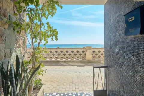 Сasa de 6 dormitorios en venta en Montgat, Barcelona, Cataluña, Spain № 6856 - foto 30