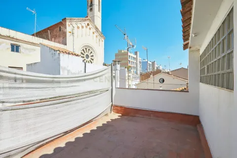 Сasa de 6 dormitorios en venta en Montgat, Barcelona, Cataluña, Spain № 6856 - foto 29