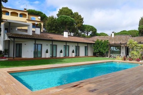 Дом с 6 спальнями в Калонже, Герона, Каталония, Испания № 1389