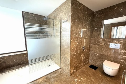 Сasa de 5 dormitorios en venta en Castell d'Aro, Gerona, Cataluña, Spain № 1392 - foto 23