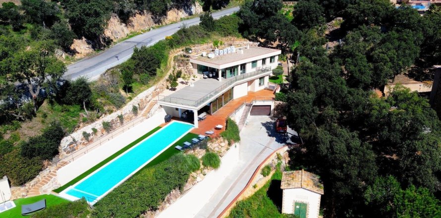 Сasa de 5 dormitorios en venta en Castell d'Aro, Gerona, Cataluña, Spain № 1392