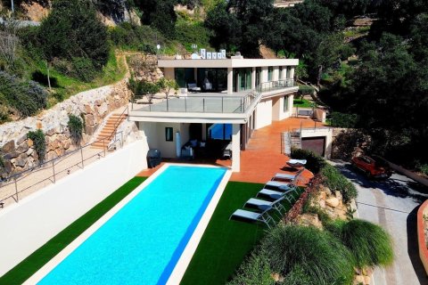 Сasa de 5 dormitorios en venta en Castell d'Aro, Gerona, Cataluña, Spain № 1392 - foto 2