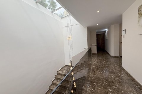 Сasa de 5 dormitorios en venta en Castell d'Aro, Gerona, Cataluña, Spain № 1392 - foto 26