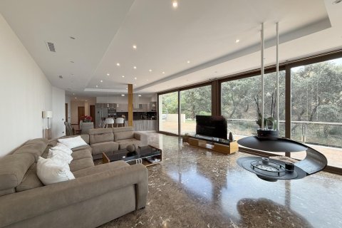 Сasa de 5 dormitorios en venta en Castell d'Aro, Gerona, Cataluña, Spain № 1392 - foto 7