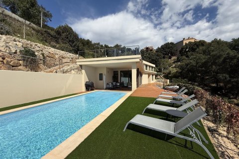 Сasa de 5 dormitorios en venta en Castell d'Aro, Gerona, Cataluña, Spain № 1392 - foto 6