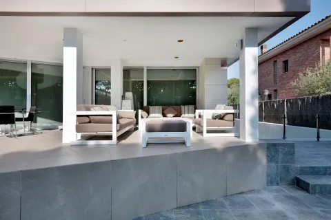 Купить дом в Гава, Испания с 5 комнат, № 1395 - фото 3