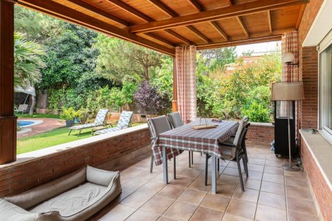 Купить дом в Гава, Испания с 6 комнат, 850м², № 1394 - фото 25