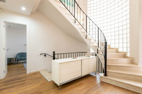 Купить дом в Гава, Испания с 6 комнат, 850м², № 1394 - фото 21