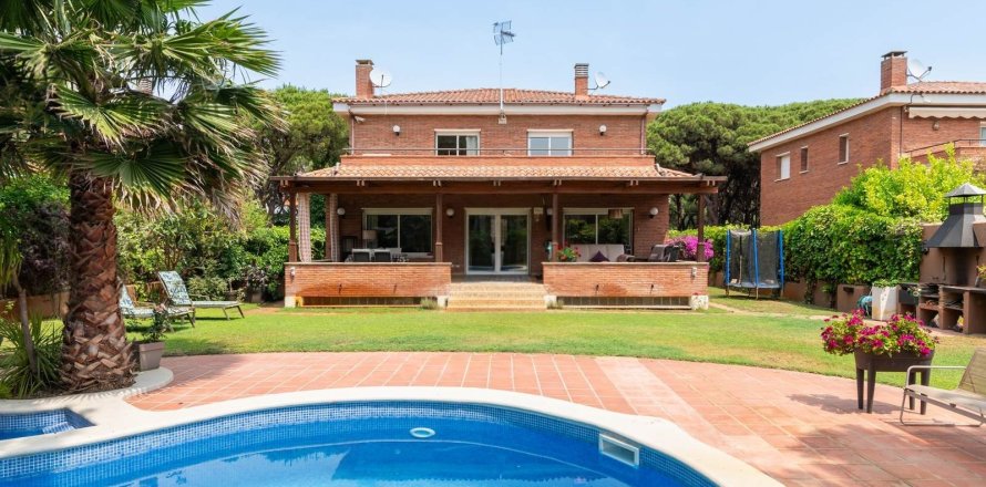 Дом с 5 спальнями в Гаве, Барселона, Каталония, Испания № 1394