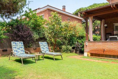 Купить дом в Гава, Испания с 6 комнат, 850м², № 1394 - фото 27