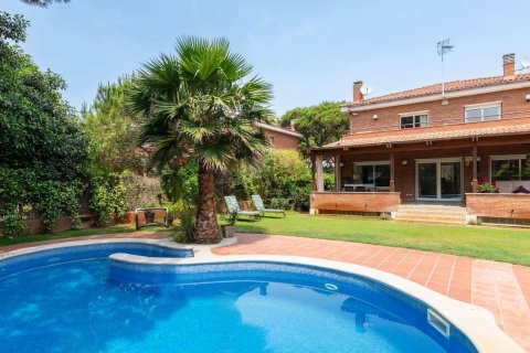 Купить дом в Гава, Испания с 6 комнат, 850м², № 1394 - фото 30