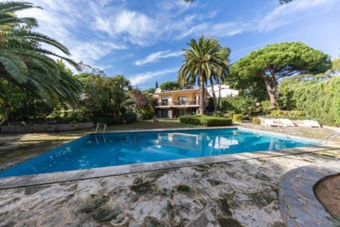 Купить дом в С'Агаро, Испания с 5 комнат, 2265м², № 1390 - фото 2