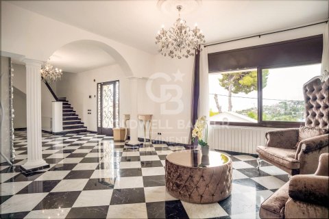 9 bedrooms house for sale in Castelldefels, Barcelona, Catalonia, Spain № 5490 - photo 13