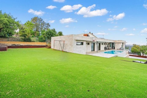 Купить дом в Пладжа-де-Аро, Испания с 5 комнат, № 1385 - фото 3