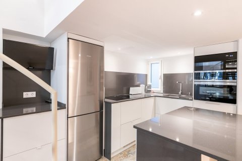 Купить квартиру в Барселона, Испания с 3 комнаты, № 1388 - фото 15