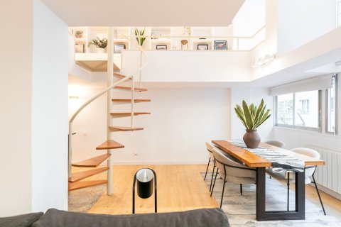 Купить квартиру в Барселона, Испания с 3 комнаты, № 1388 - фото 8