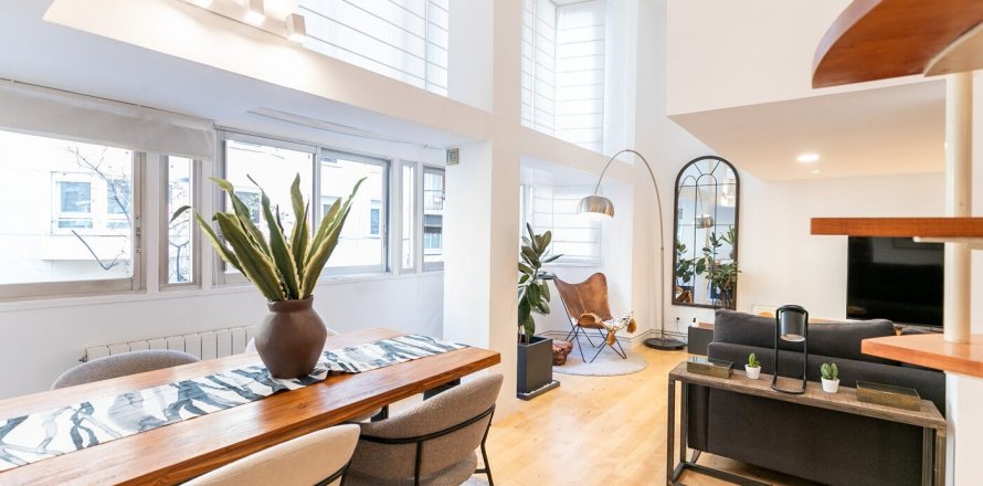 Квартира с 2 спальнями в Барселоне, Каталония, Испания № 1388