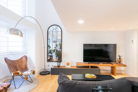 Купить квартиру в Барселона, Испания с 3 комнаты, № 1388 - фото 4