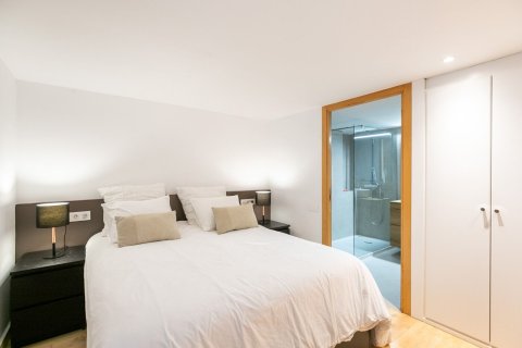 Купить квартиру в Барселона, Испания с 3 комнаты, № 1388 - фото 20