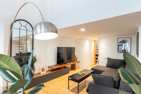 Купить квартиру в Барселона, Испания с 3 комнаты, № 1388 - фото 5